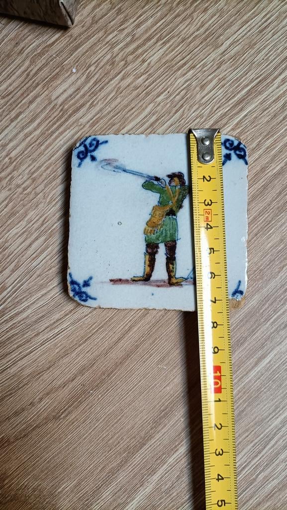 Oude tegeltje met jager, Antiek en Kunst, Antiek | Wandborden en Tegels, Ophalen of Verzenden