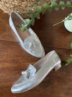 Aparte zilver leren loafers SI met kwastjes mt 40  i.g.st., Overige kleuren, Instappers, Ophalen of Verzenden, Zo goed als nieuw