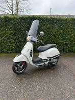 Vespa gts 300 super wit, Scooter, Particulier