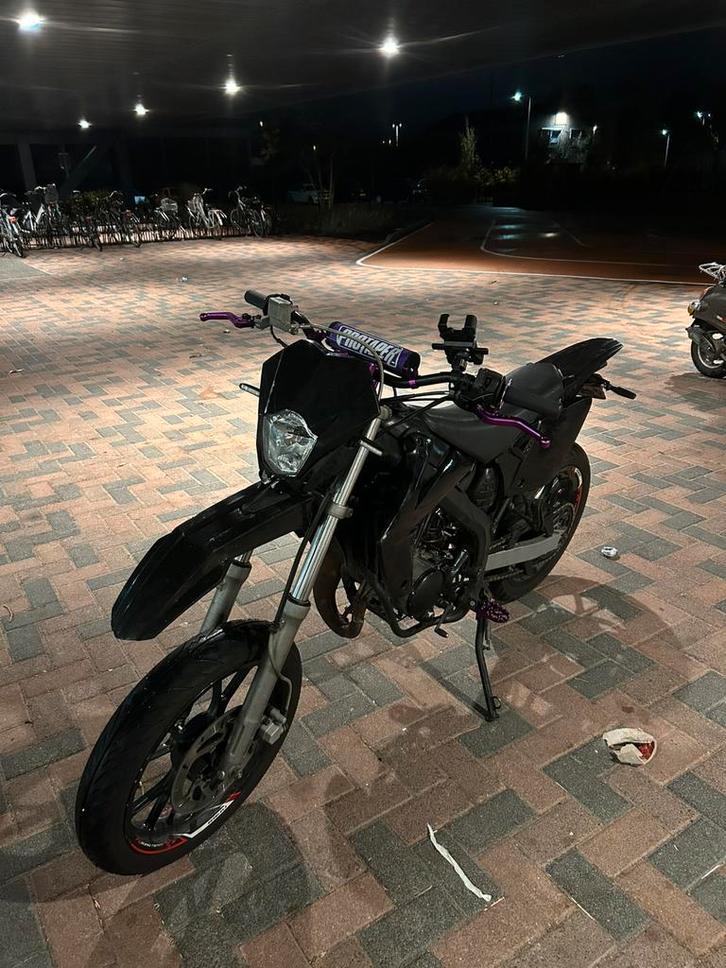 Rieju mrt 50cc schakelbrommer, Fietsen en Brommers, Brommers | Derbi, Zo goed als nieuw, Maximaal 45 km/u, Ophalen