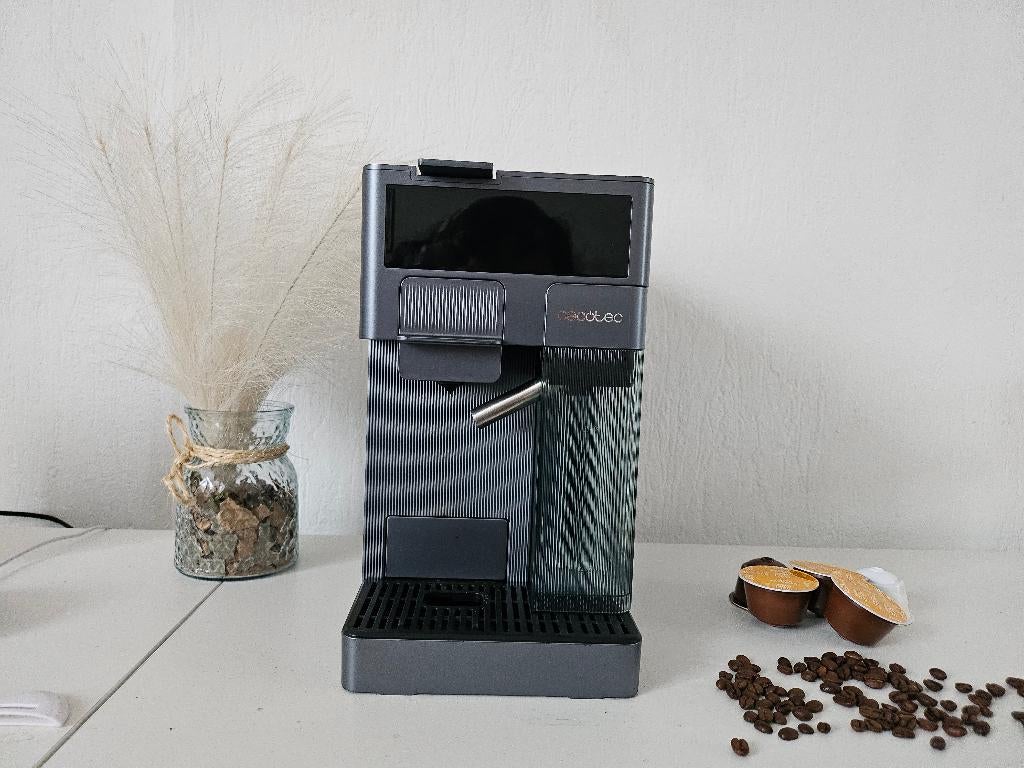 Cecotec FreeStyle Latte 4-in-1 Espresso + Melk + GRATIS Cups, Ophalen, Zo goed als nieuw, Afneembaar waterreservoir, Gemalen koffie