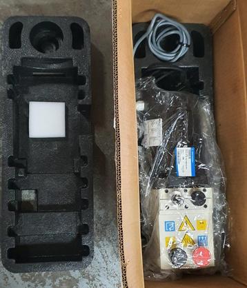 Nieuwe professionele Agilent DS102 Vacuümpomp Roterende Pomp beschikbaar voor biedingen