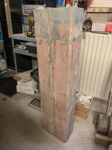 Oude grenen balk leuk voor zuil beschikbaar voor biedingen