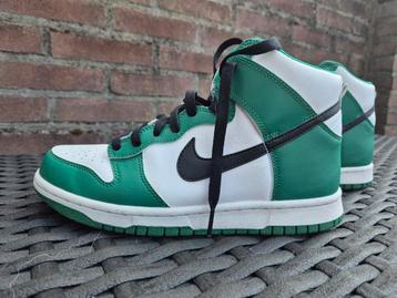 Nike Air Jordan Dunk maat 39 beschikbaar voor biedingen