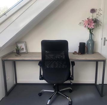 Industrieel bureau/sidetable - 190x50 cm beschikbaar voor biedingen