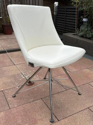 4 eetkamer stoelen, wit leer/chroom van Bert Plantagie beschikbaar voor biedingen