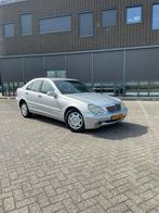 Mercedes C-Klasse 2.0 C180 Sedan 2002 Grijs, Auto's, Mercedes-Benz, Origineel Nederlands, Te koop, 2000 cc, Zilver of Grijs