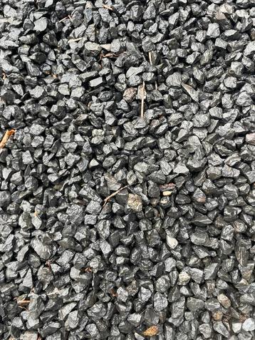 Basalt split antraciet gratis beschikbaar voor biedingen