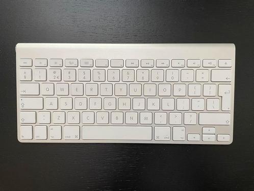 Apple draadloos toetsenbord A1314, nieuwstaat, Computers en Software, Toetsenborden, Zo goed als nieuw, Qwerty, Draadloos, Ergonomisch