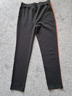 ZWARTE STRETCH BROEK MET ROESTBRUINE STREEP AAN ZIJKANT M, Kleding | Dames, Broeken en Pantalons, Maat 38/40 (M), Zwart, Nieuw