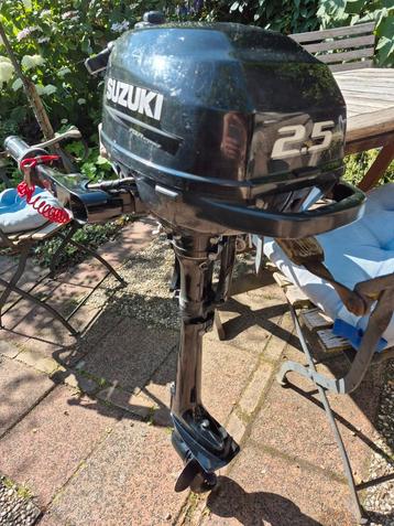 Suzuki buitenboordmotor 2.5pk viertakt 2023 2,5pk fourstroke beschikbaar voor biedingen