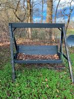Gratis af te halen: Zwarte houten schommelbank buiten, Ophalen, Gebruikt, Hout
