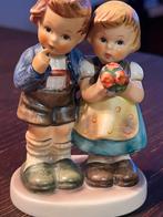 Goebel Beeldje Jongen en Meisje - 1952, Ophalen of Verzenden