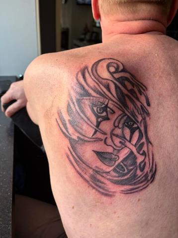 Tattoo modellen gezocht beschikbaar voor biedingen