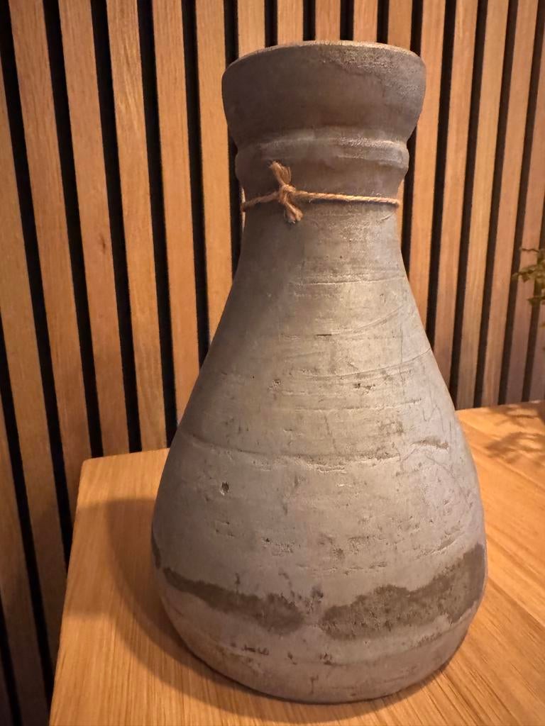 Sobere vaas, Huis en Inrichting, Woonaccessoires | Vazen, Gebruikt, Overige kleuren, Minder dan 50 cm, Steen, Ophalen of Verzenden