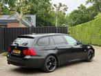 BMW 3-serie Touring 318i Business Line, Euro 5, Zwart, Origineel Nederlands, Handgeschakeld