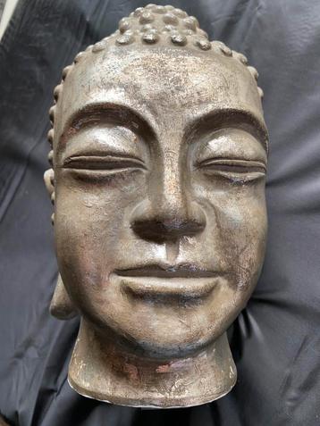 Aangeboden boeddhabeeld beschikbaar voor biedingen