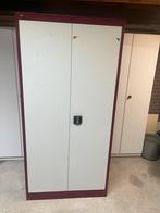 Nette rode stalen kast, Huis en Inrichting, Ophalen, Gebruikt, Meerdere deuren, 50 tot 100 cm