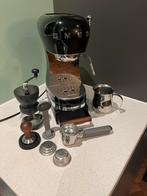Smeg ECF02BLEU espressomachine met accessoires, Ophalen, Espresso apparaat, Gemalen koffie, Zo goed als nieuw
