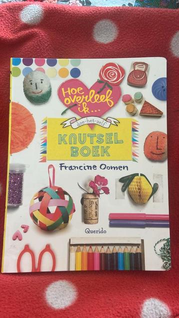 Knutsel boek hoe overleef ik beschikbaar voor biedingen