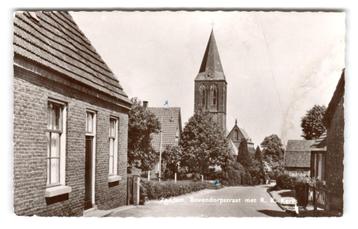 Zeddam, Bovendorpstraat met R. K. Kerk. Lees beschrijving beschikbaar voor biedingen