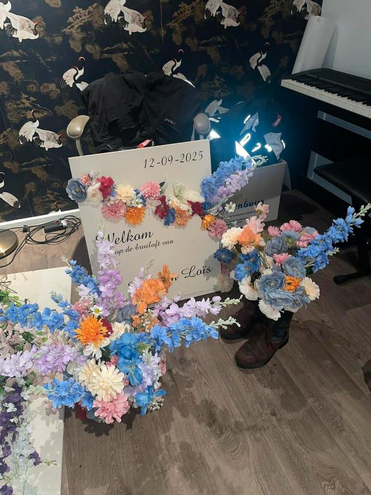 Bruilofts versiering, welkomstbord, bloemen, ezel, Hobby en Vrije tijd, Feestartikelen, Zo goed als nieuw, Versiering, Geboorte of Huwelijk