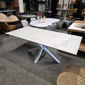 Eettafel Argo Iron Moss Keramiek 200cm Wit van Kave Home beschikbaar voor biedingen