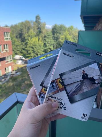 Fujifilm Instax Wide Brushed Metallics Instant Film beschikbaar voor biedingen