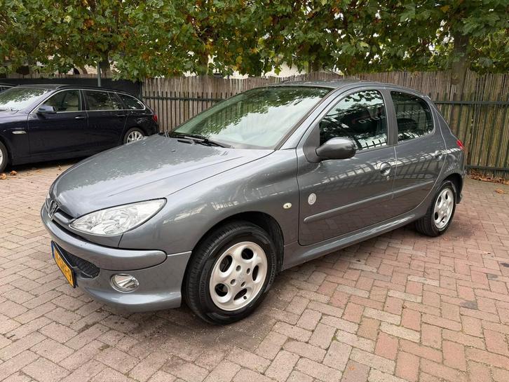 Peugeot 206 1.4 Génération Airco Cruise Control Bluetooth, Auto's, Peugeot, Te koop, ABS, Airbags, Airconditioning, Centrale vergrendeling