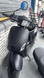 Senzo scooter te koop!, Fietsen en Brommers, Snorfietsen en Snorscooters, Ophalen of Verzenden, Zo goed als nieuw, Benzine, Overige merken