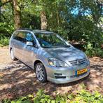 Toyota Avensis Verso 2.0 Vvt-i 6-SEATER 2004 Grijs, Auto's, Voorwielaandrijving, 1998 cc, 74 €/maand, 4 cilinders
