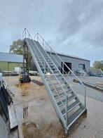 Stalen trap met bordes gegalv. Hoog 4,9 mtr. Nob158, Ophalen, Zo goed als nieuw, 2 tot 4 meter