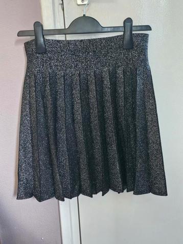 NIEUWE Zwarte rok met Zilveren glitters,
One Size beschikbaar voor biedingen