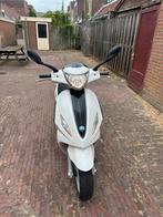 Piaggio new fly 2017 wit., Fietsen en Brommers, Scooters | Piaggio, Ophalen of Verzenden, Gebruikt, Fly