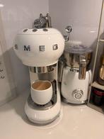Zo goed als nieuwe Smeg Koffiezetapparaat met melkschuimer, Ophalen, Afneembaar waterreservoir, Espresso apparaat, Gemalen koffie