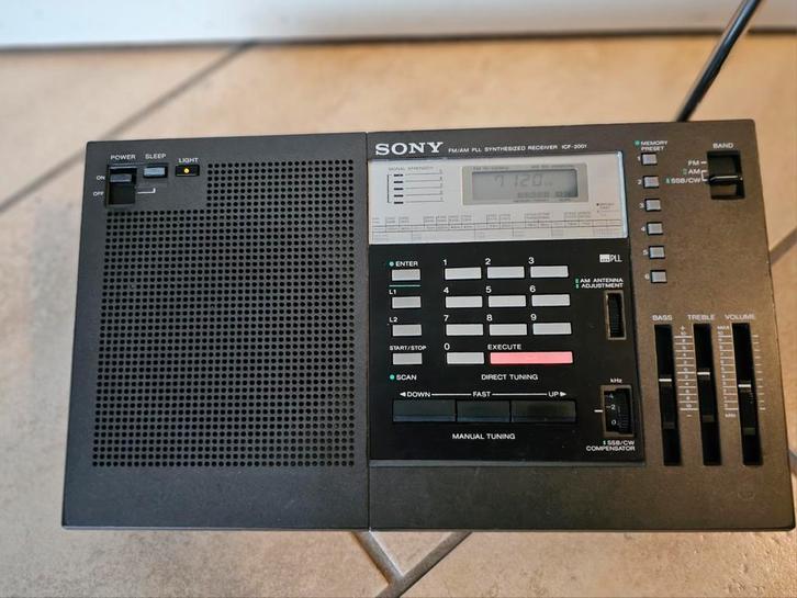 Sony icf 2001 wereld ontvanger zeldzaam, Telecommunicatie, Zenders en Ontvangers, Gebruikt, Ontvanger, Ophalen of Verzenden