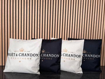 XL kussens van MOËT & CHANDON 50 x 50 cm  dubbelzijdig ‼️ beschikbaar voor biedingen