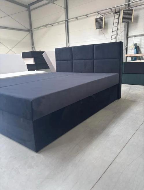 Elegante Bedframe met Knopen – Beschikbaar in Meerdere Maten, Huis en Inrichting, Slaapkamer | Beddengoed, Nieuw, Verzenden