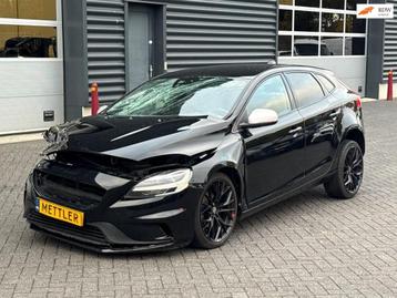 Volvo V40 2.0 D2 R-Design, navigatie, airco beschikbaar voor biedingen