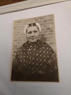 SCHEVENINGEN.  VROUW. IN KLEDERDRACHT, Ophalen of Verzenden, Voor 1920, Zuid-Holland