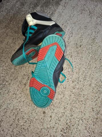 Vintage Adidas Hoge Sneakers Maat 44 beschikbaar voor biedingen