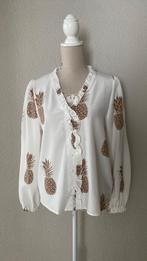 Blouse met roezelrand Roomwit met ananas Maat L, Kleding | Dames, Ophalen, Zo goed als nieuw, Maat 38/40 (M), Overige kleuren