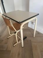 Vintage lessenaar met bijbehorende stoel, Kinderen en Baby's, Kinderkamer | Tafels en Stoelen, Ophalen, Gebruikt, Stoel(en)