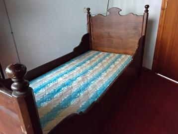 BED ANTIEK VoorHout v 99cm.1.93 matras lengte, 91cm , beschikbaar voor biedingen