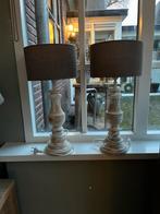 Aura Peeperkorn 2 nieuwe lampen baluster hout taupe kappen, Beige, Rond, Nieuw, Ophalen of Verzenden