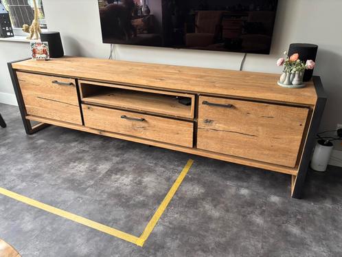 Henders & Hazel tv kast meubel Nystead, Huis en Inrichting, Kasten | Televisiemeubels, Zo goed als nieuw, Minder dan 100 cm, 200 cm of meer