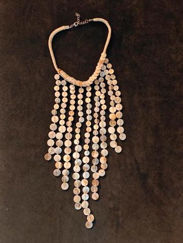 Zara Pearlescent Waterfall Necklace  beschikbaar voor biedingen