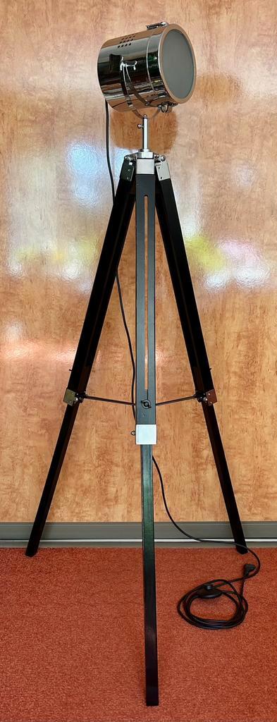Staande industriele Retro-, Studio Tripod Lamp, Huis en Inrichting, Lampen | Vloerlampen, Zo goed als nieuw, 150 tot 200 cm, Metaal
