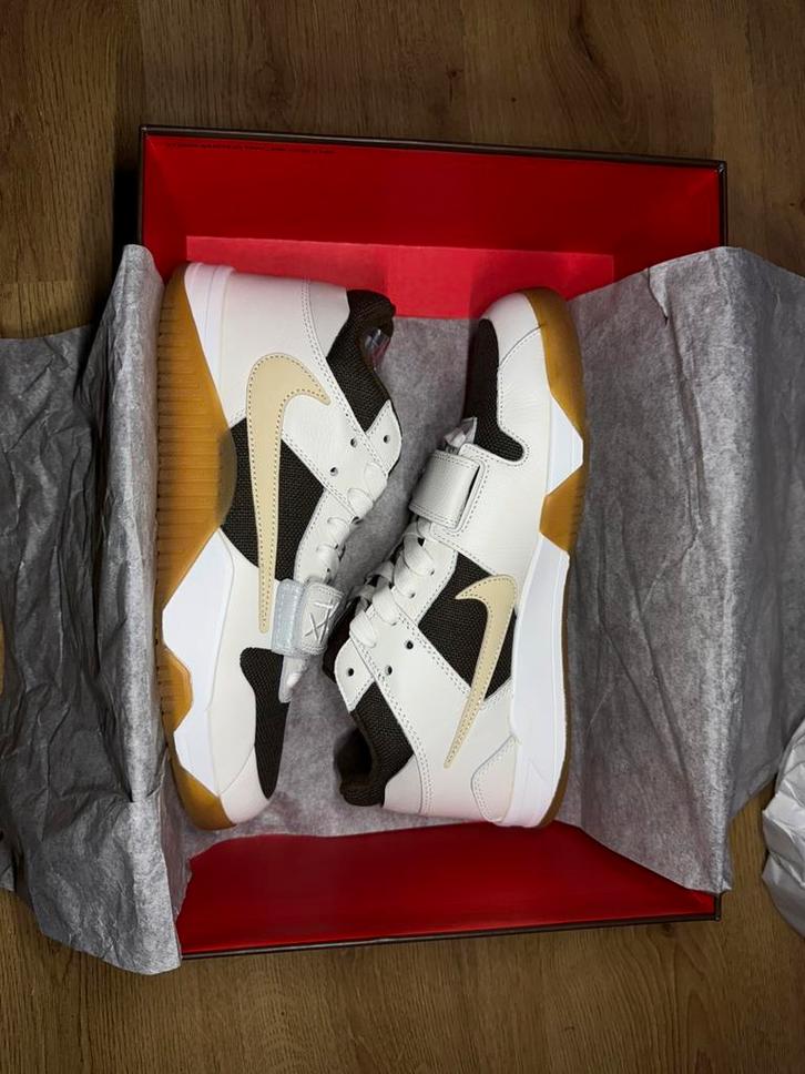 Jordan x Travis Scott Jumpman Sneakers + Dust Bag, Kleding | Heren, Schoenen, Nieuw, Bruin, Ophalen of Verzenden