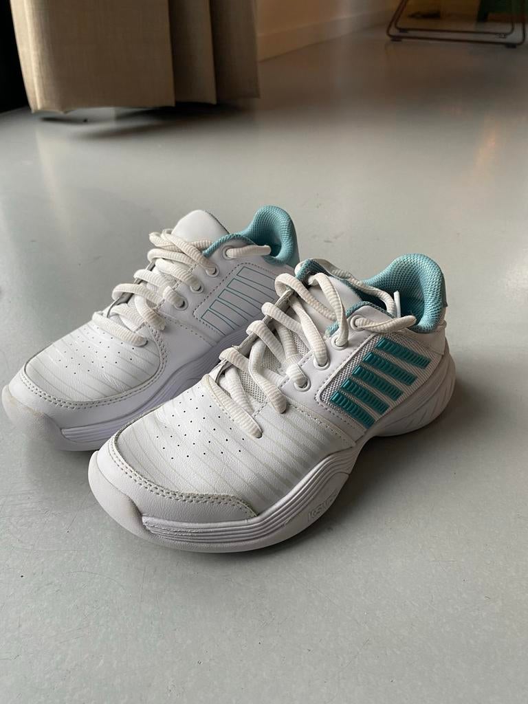 Tennisschoenen meisje, maat 35,5 / 36, gladde zool, Sport en Fitness, Tennis, L2, K-Swiss, Schoenen, Ophalen of Verzenden